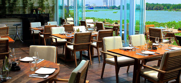 The Deck Sài Gòn - nhà hàng lãng mạn Sài Gòn