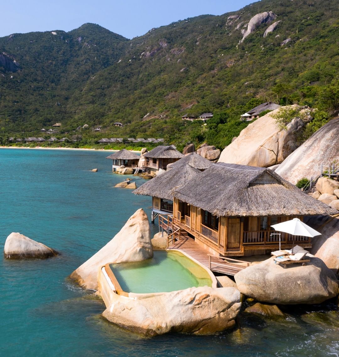 Bể bơi vô cực tại resort Six Senses Nha Trang