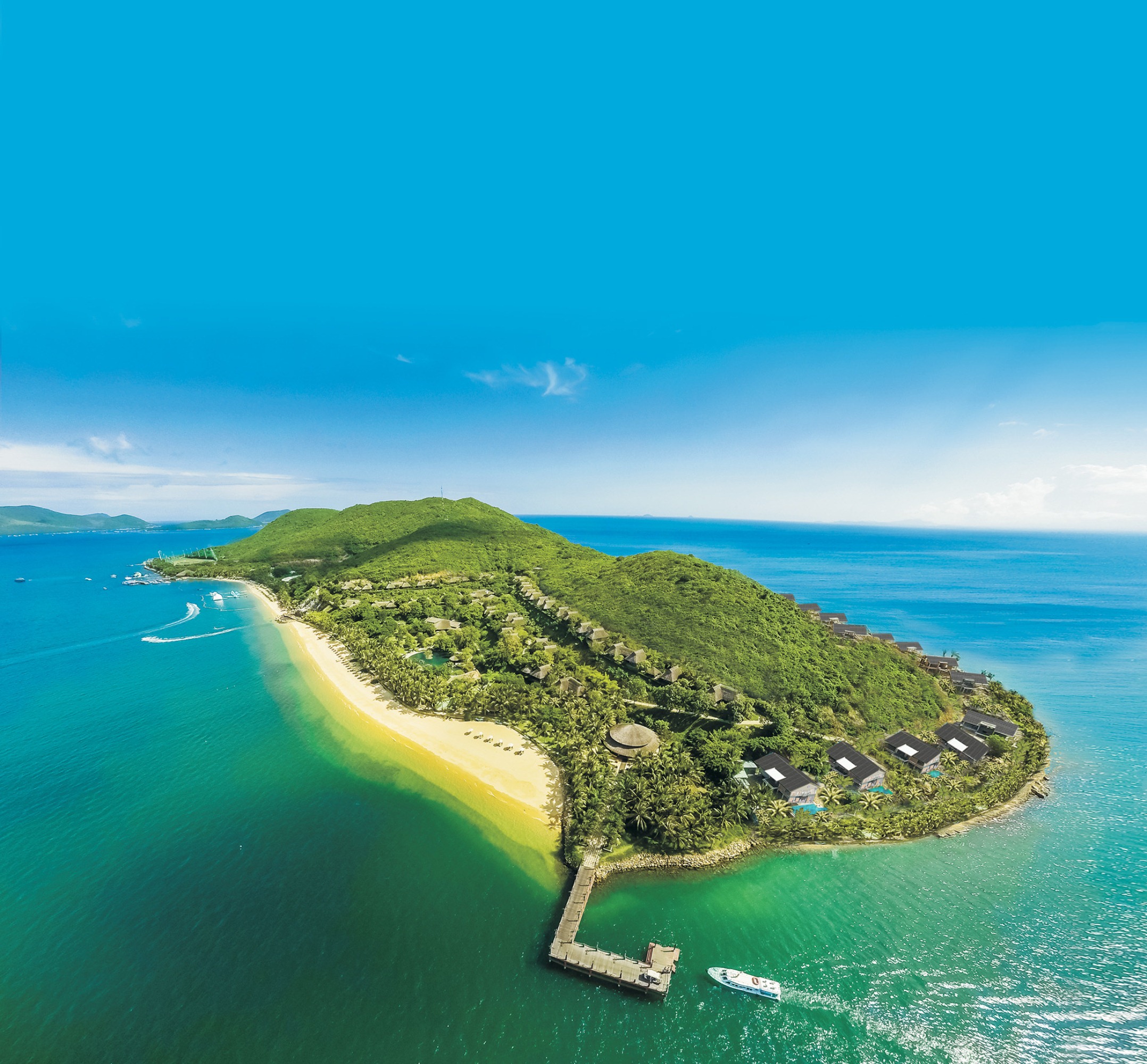 Khu nghỉ dưỡng Nha Trang Merperle Hòn Tằm nhìn từ trên cao
