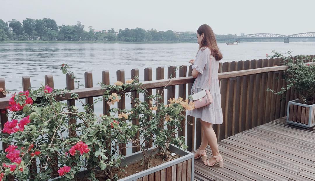Check in cầu gỗ lim Phú Xuân Huế