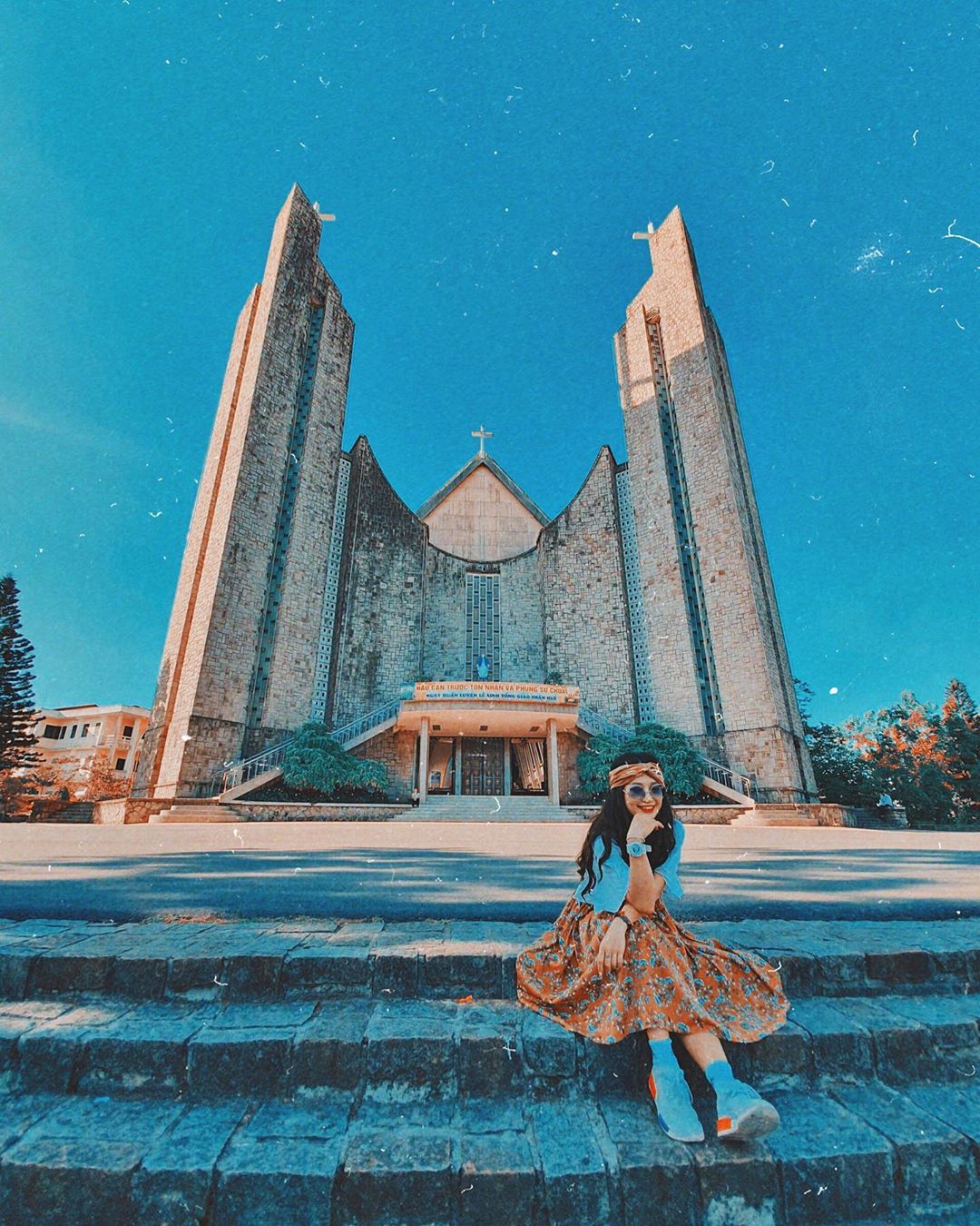 Nhà thờ Phủ Cam Huế check in