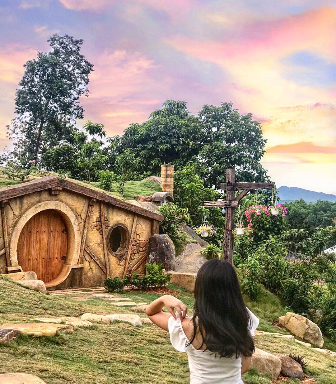 Check in đêm Bạch Mã Village