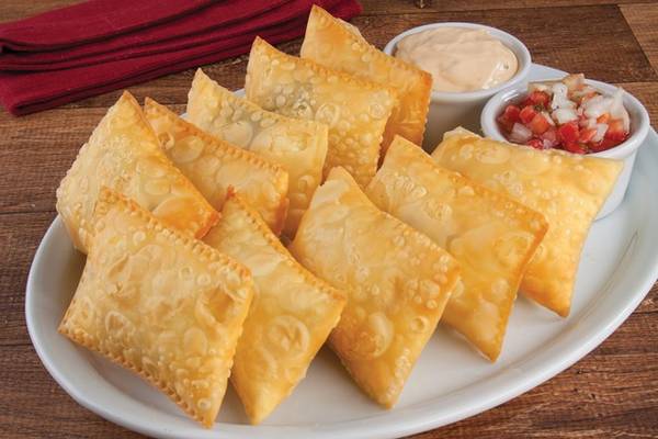 Bánh pastel Brazil - Đặc sản vỉa hè siêu rẻ