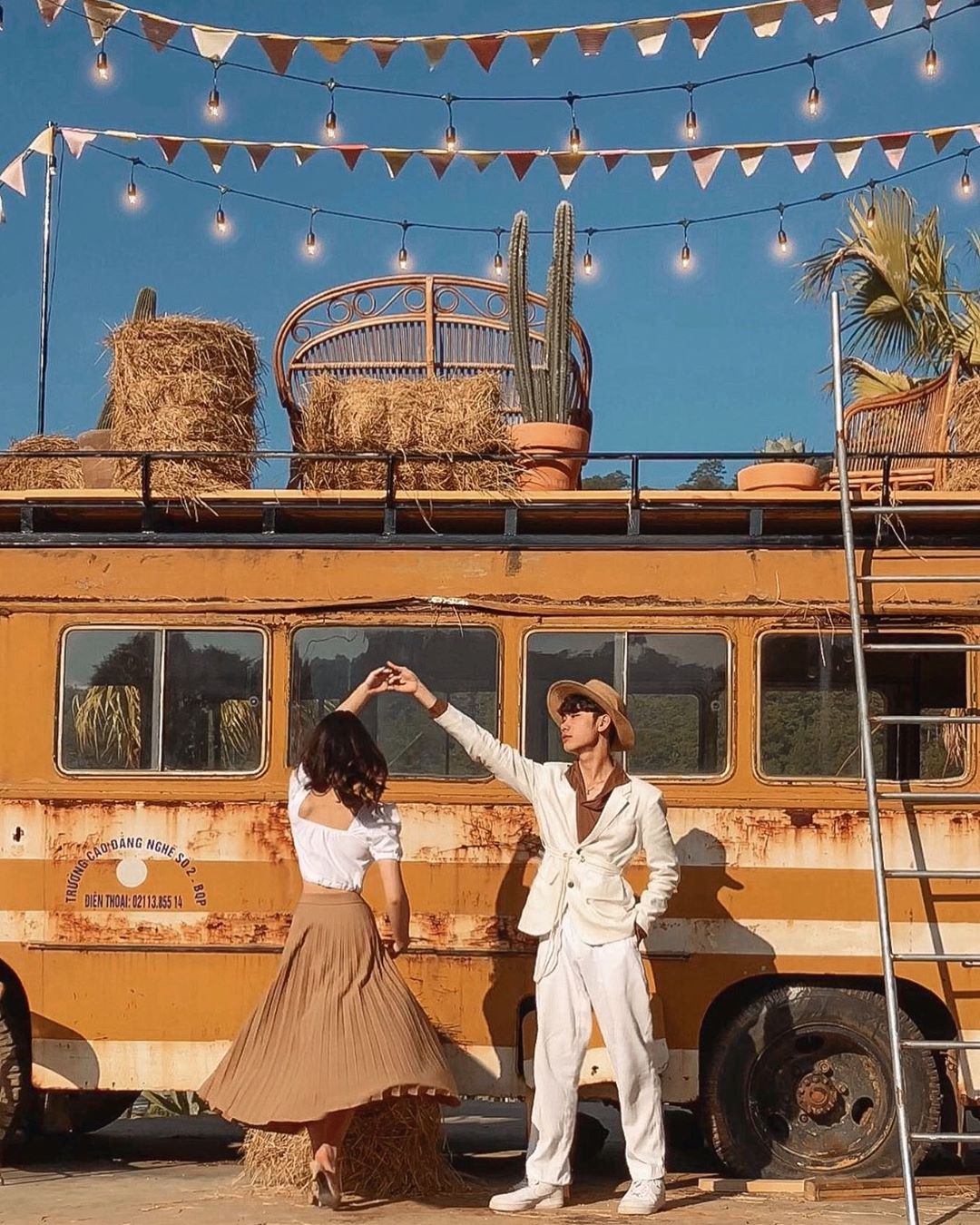 Kombi Land điểm sống ảo Đà Lạt