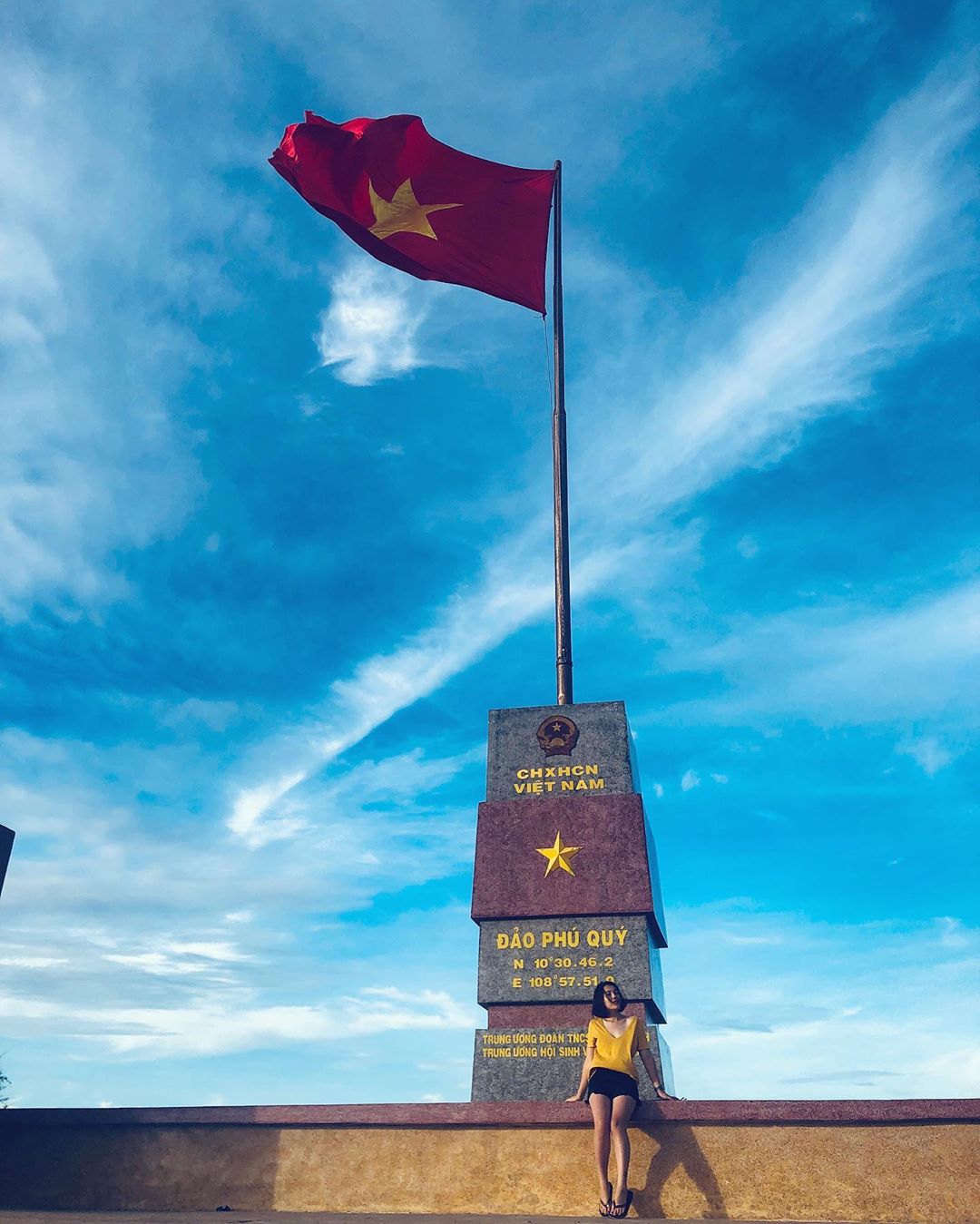 Cột Cờ Phú Quý - điểm sống ảo Phú Quý