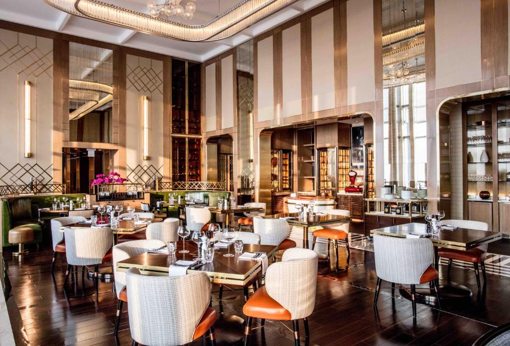 Nhà hàng sang trọng tại top khách sạn Hà Nội InterContinental