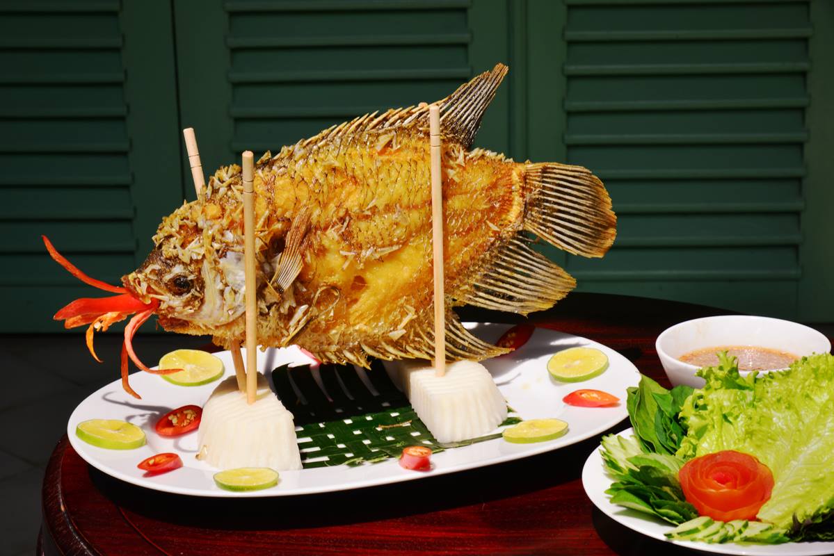 Món cá tai tượng tiêu biểu của nhà hàng Le Longanier