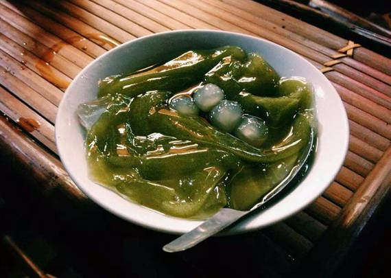 Bát chè thạch găng giúp bạn hạ nhiệt tốt trong ngày nắng nóng