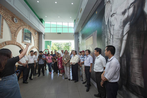 Check-in Cổng Voi huyền thoại tại nhà máy bia Carlsberg Huế