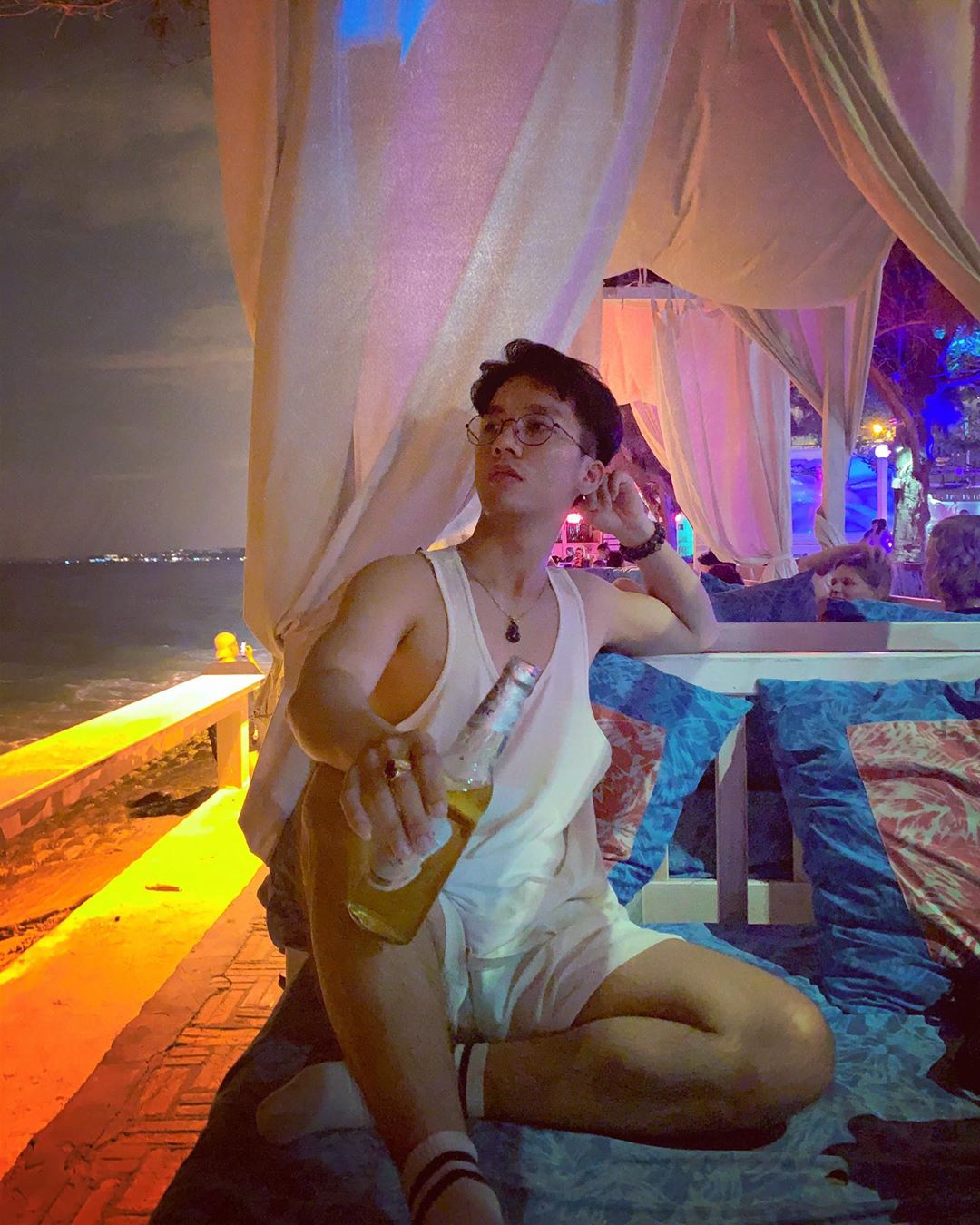 Dragon Beach Bar Phan Thiết không gian ngoài trời view biển