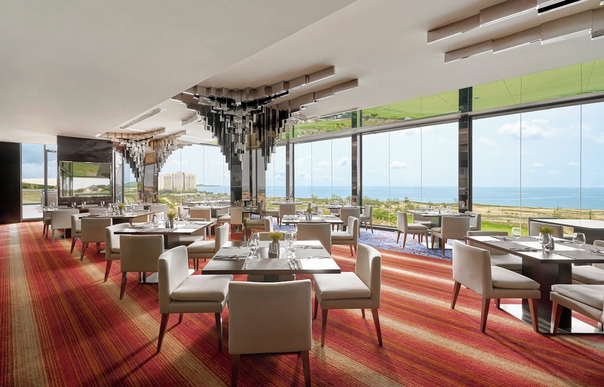 Nhà hàng tại InterContinental Hồ Tràm