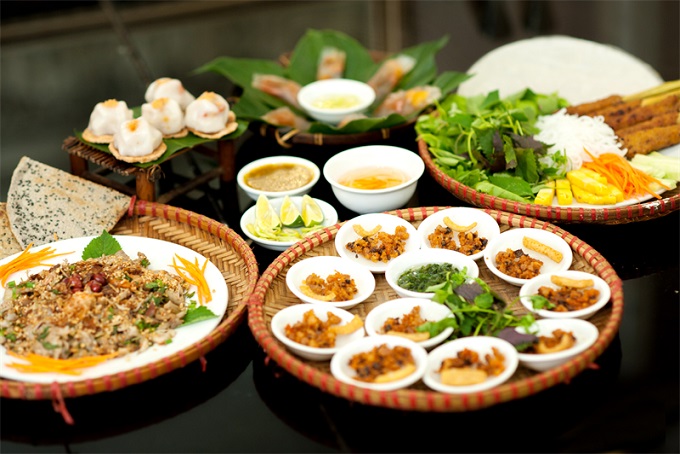 Khám phá ẩm thực bằng xích lô cùng tour Huế trong ngày