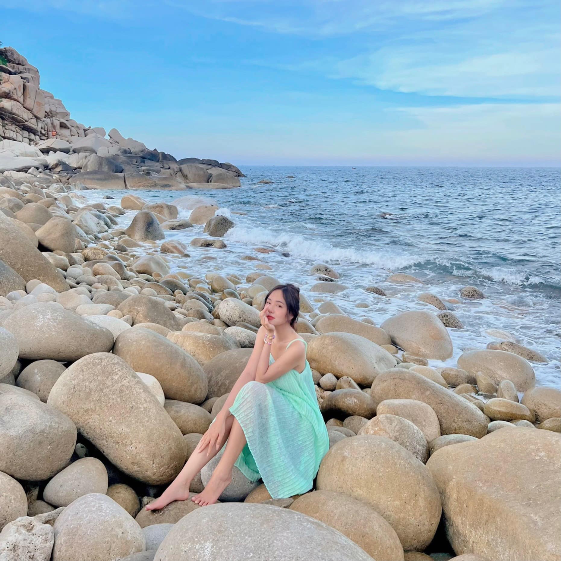 Vẻ đẹp hoang sơ của đảo Bình Hưng