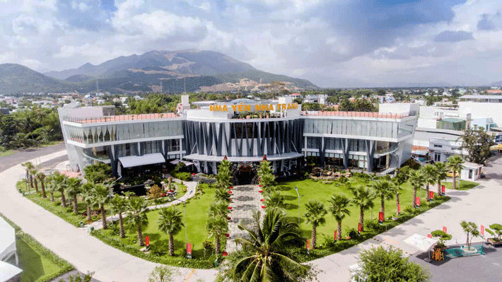 Tìm hiểu quy trình làm tổ yến khi đi tour cao cấp Nha Trang
