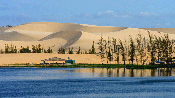 tour-cao-cap-phan-thiet-2n1d-mui-ne-doi-cat-bay-resort-4-sao-gia-1190000-dong-ivivu-3