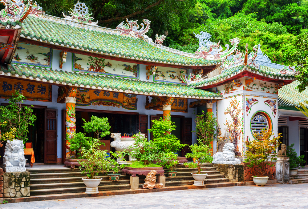 Chùa Linh Ứng trên Thủy Sơn