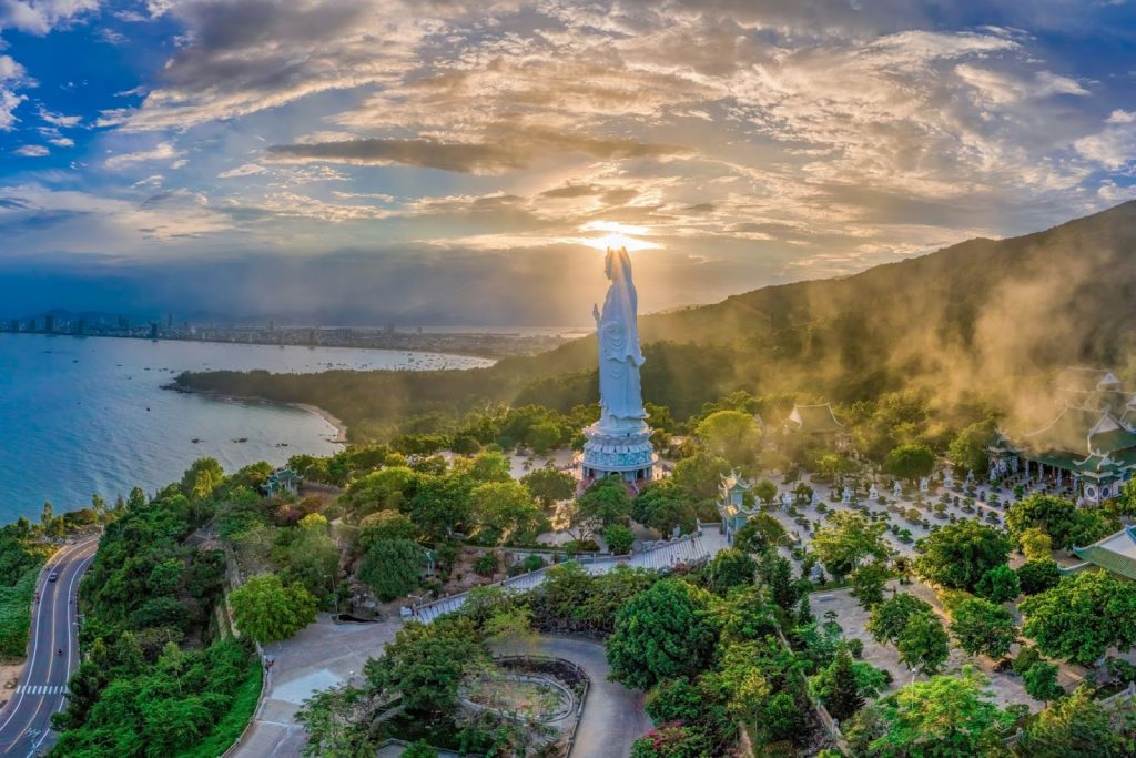 Chùa Linh Ứng Bãi Bụt Sơn Trà linh thiêng