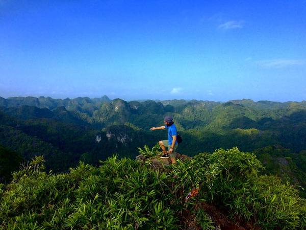 Hoạt động trekking vườn quốc gia Cát Bà