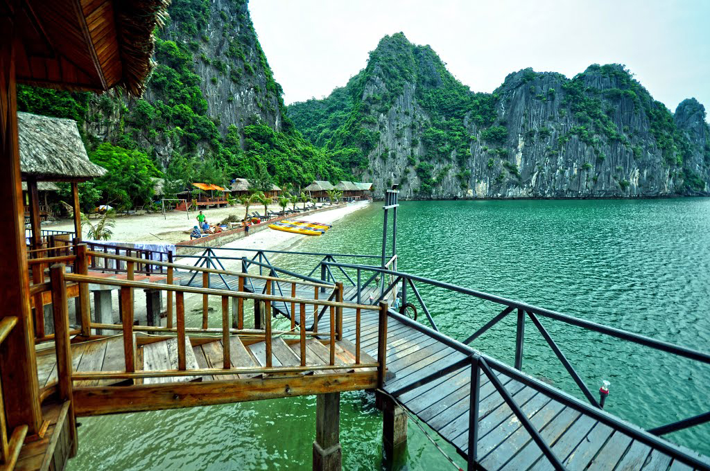 Tour Hạ Long – Cát Bà 3N2Đ ngủ đêm trên du thuyền chỉ 3,7 triệu đồng