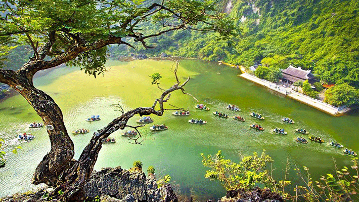 Chèo thuyền Tràng An Ninh Bình tour Miền Bắc 5N4Đ
