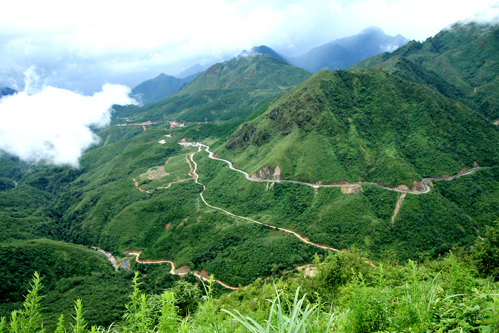 Đèo Ô Quy Hồ. Ảnh: L.Linh.