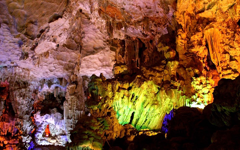 Động Thiên Cung trong tour miền Bắc