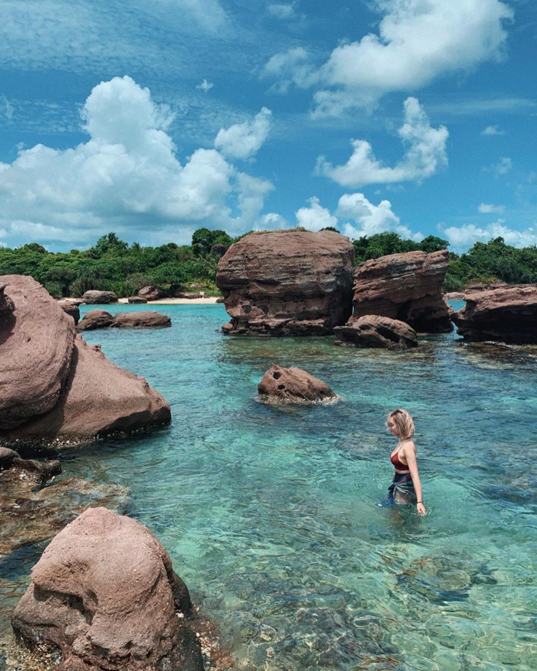 Cảnh biển Hòn Gầm Ghì