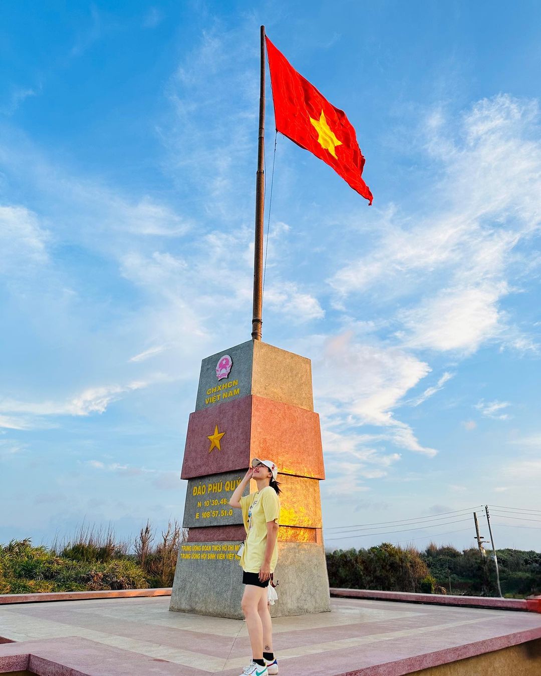 tour Phú Quý cột cờ chủ quyền