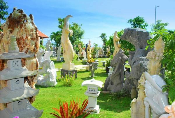Tham quan làng đá nghệ thuật Non Nước.