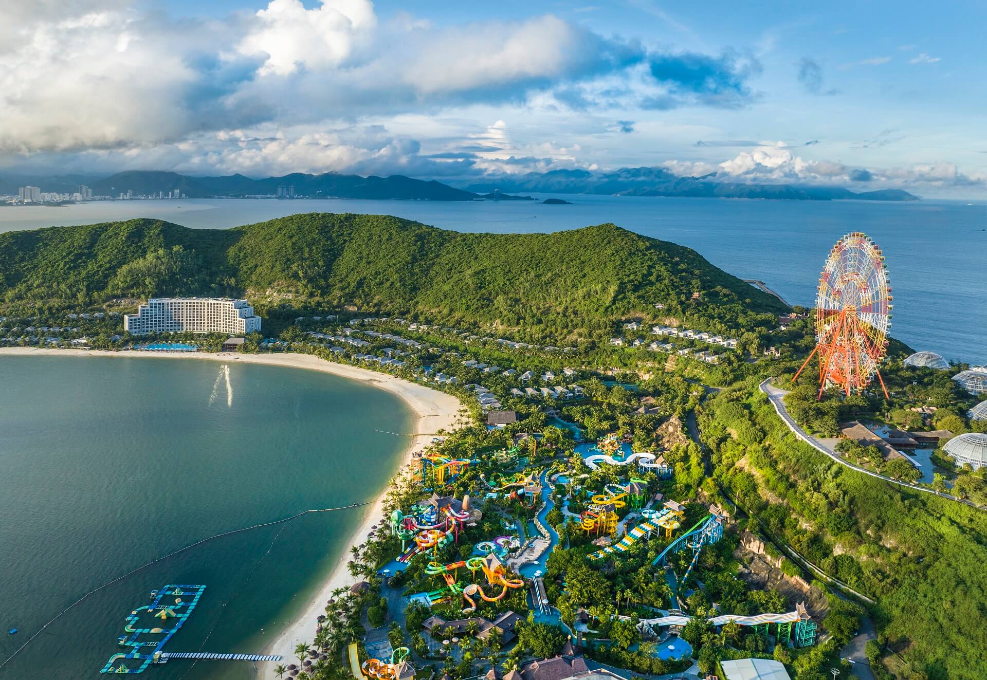 Công viên giải trí đẳng cấp VinWonders trên đảo Hòn Tre Nha Trang