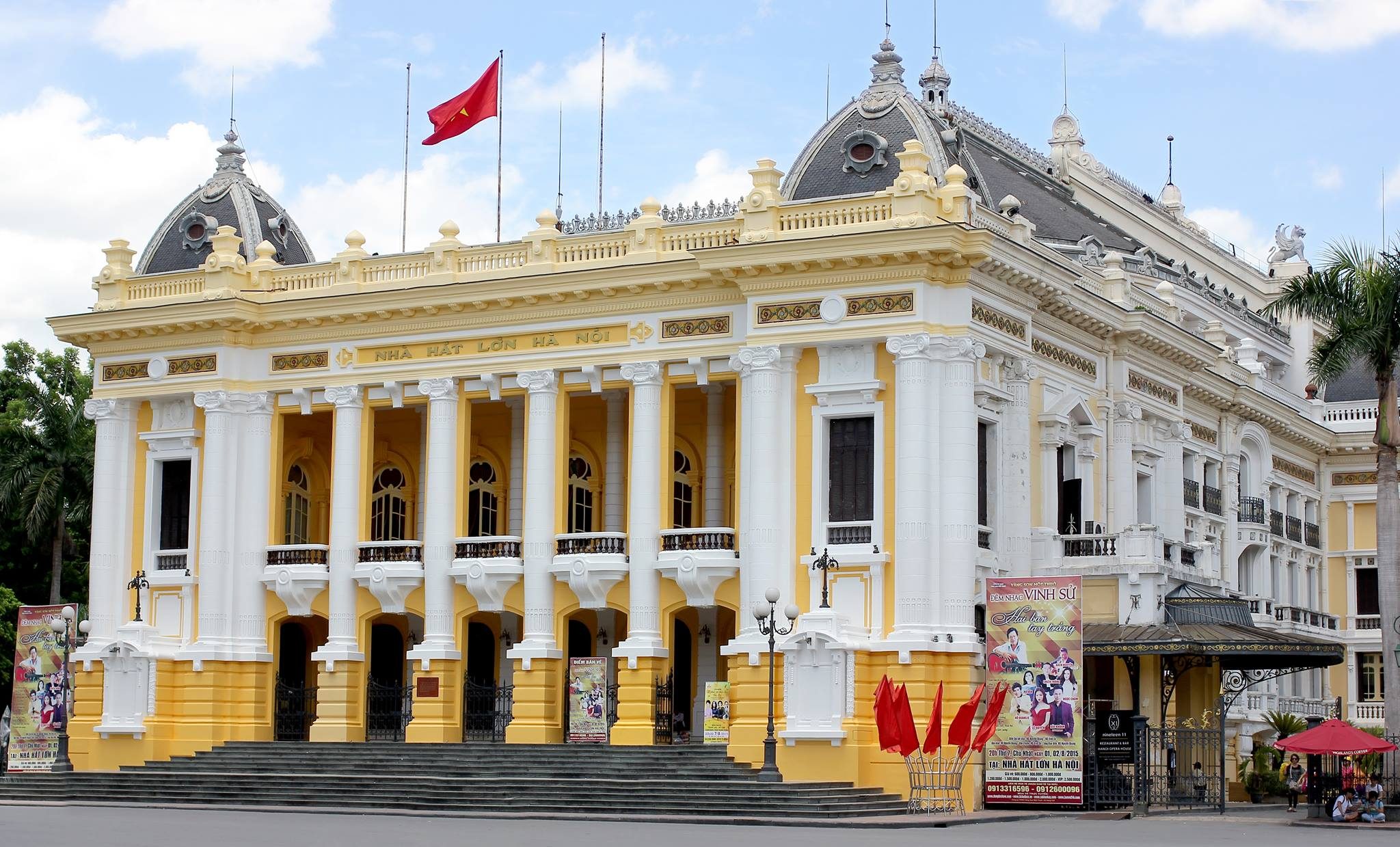 Nhà hát Lớn Hà Nội điểm tham quan tour xe buýt 2 tầng
