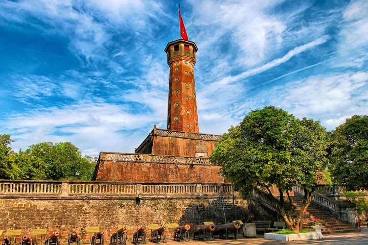 Bảo tàng Lịch sử Quân sự Việt Nam trên tuyến tour xe buýt 2 tầng