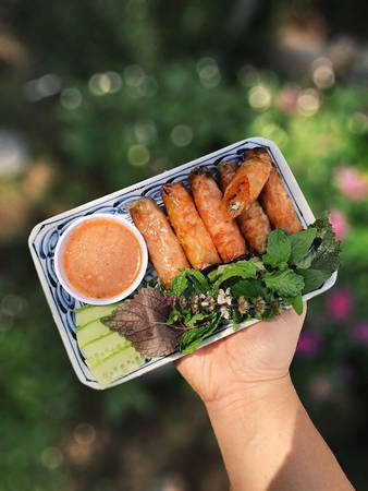 Chả cuốn cá trích, đặc sản miền biển.