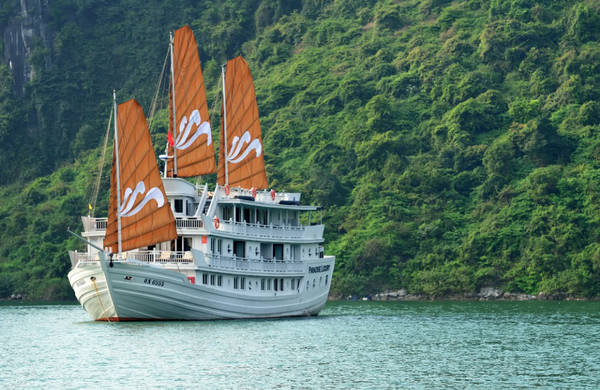 Du thuyền Paradise Cruises mang đẳng cấp quốc tế tại vịnh Hạ Long