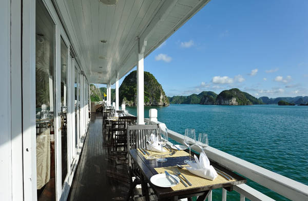 Không gian sang trọng trên du thuyền Paradise Cruises