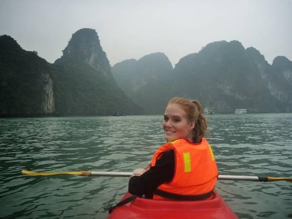 Nếu đi du lịch Hạ Long mà du khách không trải nghiệm qua các hành trình khám phá Vịnh bằng thuyền Kayak thì thật là điều hối tiếc.