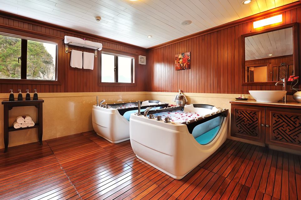 Spa thủy liệu trên Paradise Luxury Cruise Hạ Long