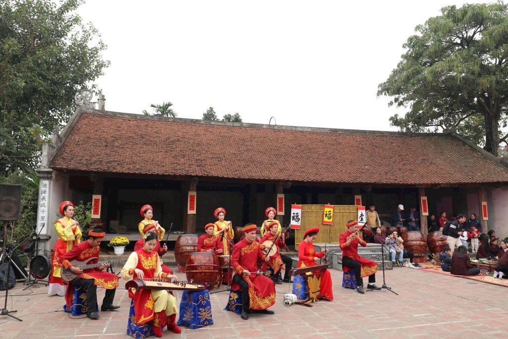 Trải nghiệm không khí Tết xưa tại làng cổ Đường Lâm