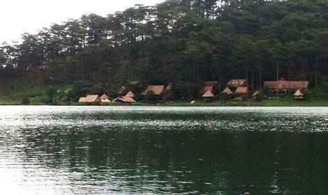 Hồ Tuyền Lâm những ngày cuối thu khi du lịch Đà Lạt tháng 11