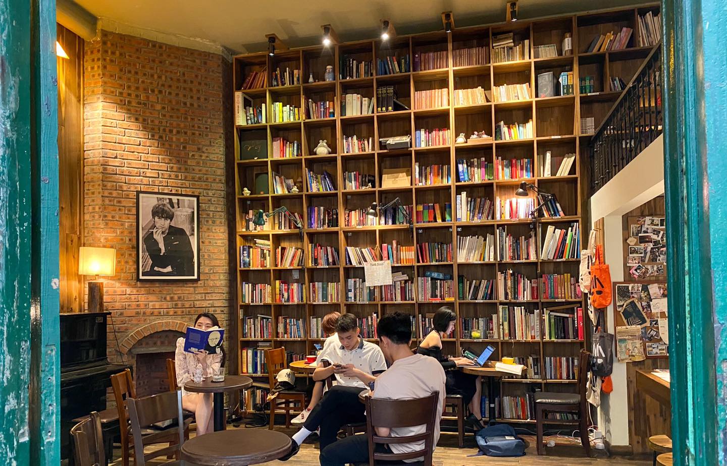 Ảnh: Tranquil. Books & Coffee