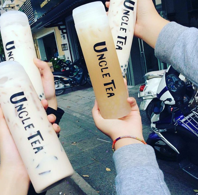 Bình trà sữa độc đáo khi mua nước tặng bình tại Uncle Tea Sài Gòn