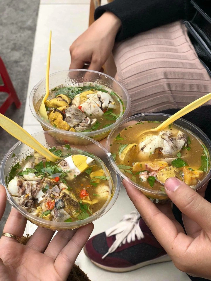 Trứng vịt lộn món ăn Hà Khẩu