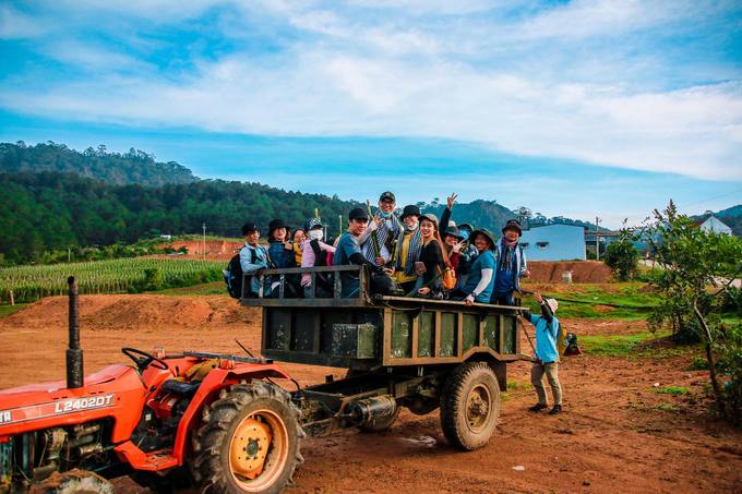 trekking-ta-nang-mua-co-phu-xanh-ca-ngon-doi-ivivu-3 trekking-ta-nang-mua-co-phu-xanh-ca-ngon-doi-iVIVU-3