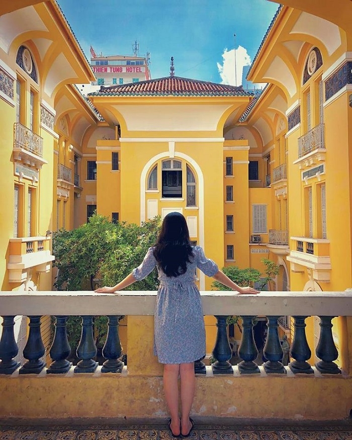 Toàn bộ khuôn viên Bảo tàng Mỹ thuật - địa điểm hoài cổ Sài Gòn chia thành nhiều tòa nhà trưng bày tranh tượng