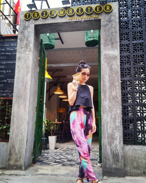 Cánh cổng này cũng là nơi được các bạn trẻ đua nhau check-in. Ảnh: shadowisoneandonly