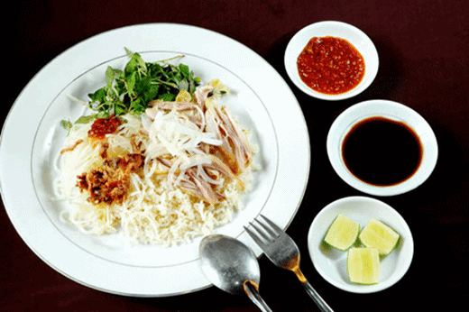 Cơm gà phố Hội món ngon Hội An