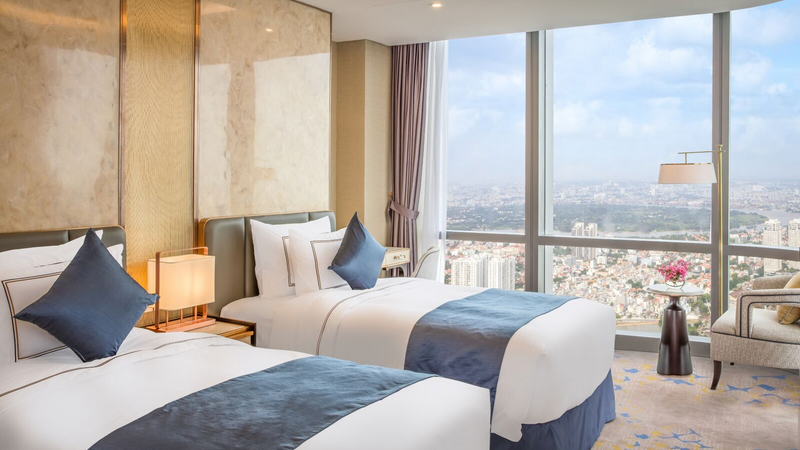View từ Vinpearl Luxury Landmark 81 nhìn xuống Sài Gòn