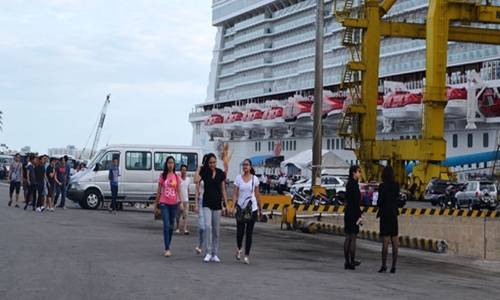Du thuyền quốc tế đưa khách đến Đà Nẵng. Ảnh: Nhật Hạ.
