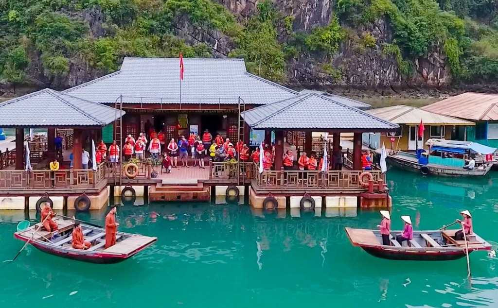 Buổi hát giao duyên. Ảnh: VOVTV.