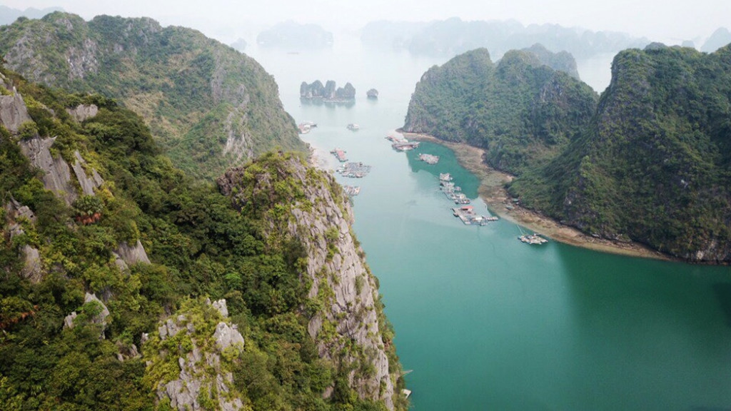 Trung tâm văn hóa nổi nằm giữa lòng di sản. Ảnh: Lã Nghĩa Hiếu.